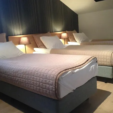 Qbatura Cafe & Hotel