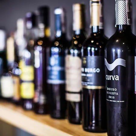 מלון Qbatura Cafe & Ciechanów