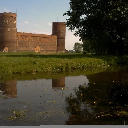 מלון Qbatura Cafe & 4*