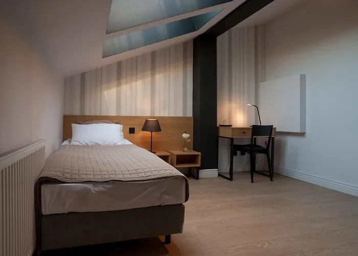 Qbatura Cafe & Hotel