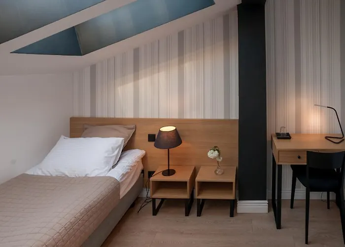 Qbatura Cafe & Hotel